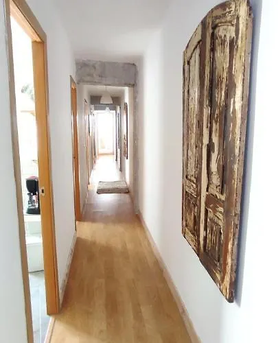 Peregrine Penthouse Apartament *